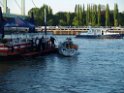 Motor Segelboot mit Motorschaden trieb gegen Alte Liebe bei Koeln Rodenkirchen P152